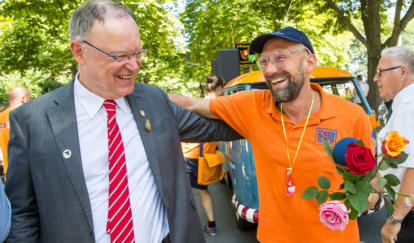 Pressefoto: Schüssel Schorse trifft Ministerpräsident Stephan Weil