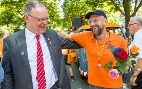 Pressefoto: Schüssel Schorse trifft Ministerpräsident Stephan Weil