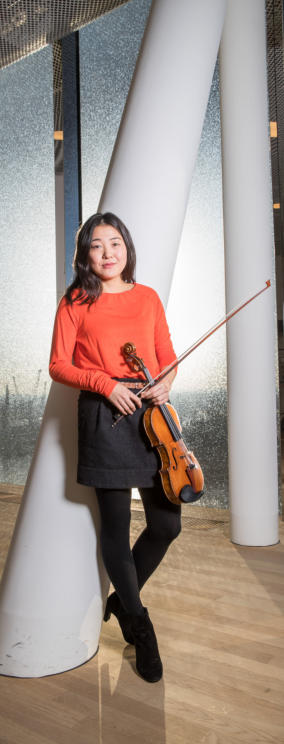 Portraitfotos der Musiker der Elbphilharmonie in Hamburg