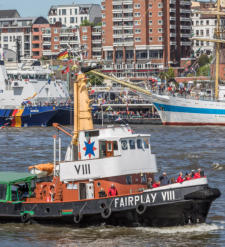 Schiffe beim Hafengeburtstag in Hamburg