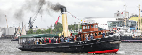 Schiffe beim Hafengeburtstag in Hamburg