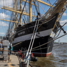 Schiffe beim Hafengeburtstag in Hamburg